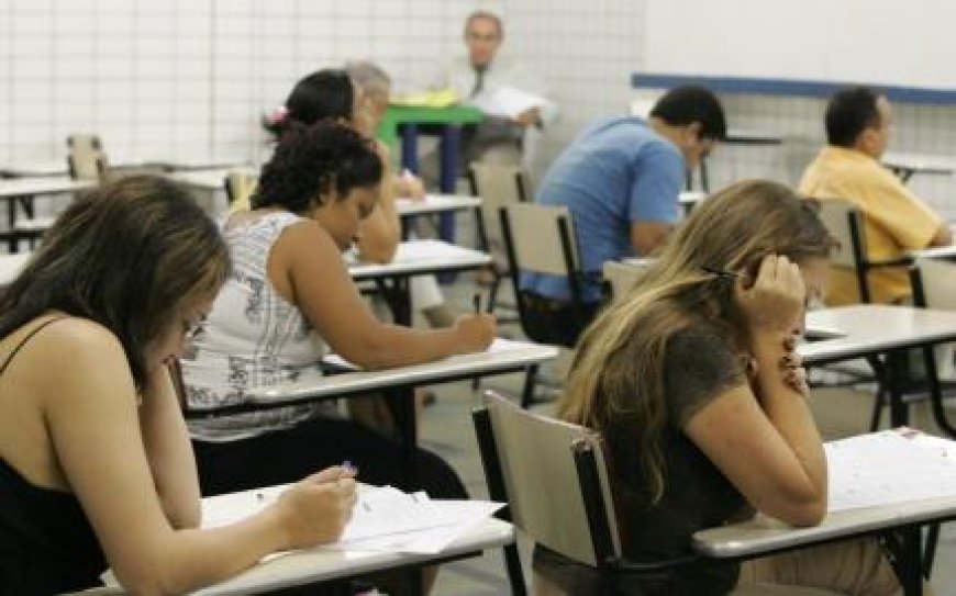 Concursos e seletivos pagam salários de até R$ 11 mil